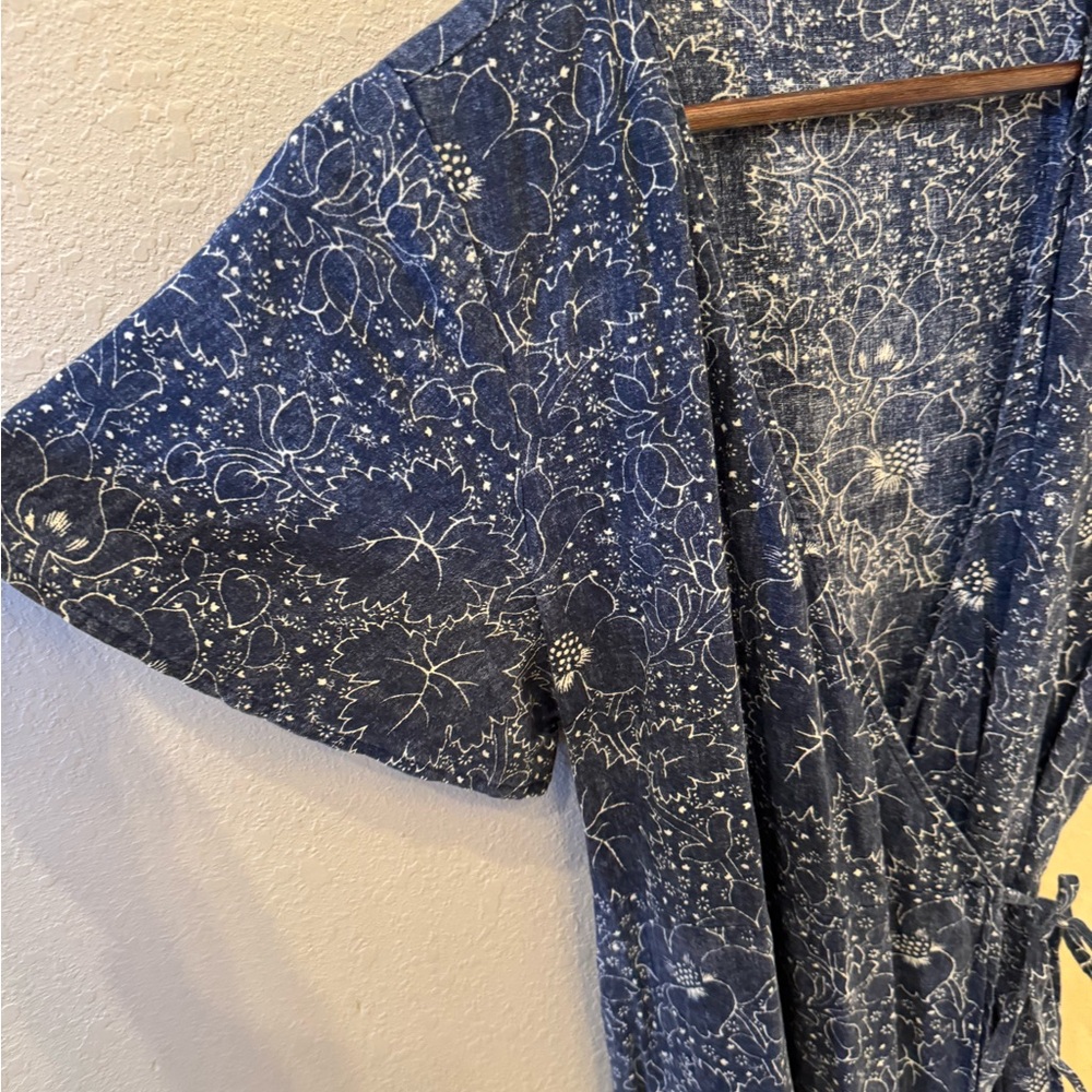 Marine layer blue flower print kimono sleeve tea length wrap dress.
